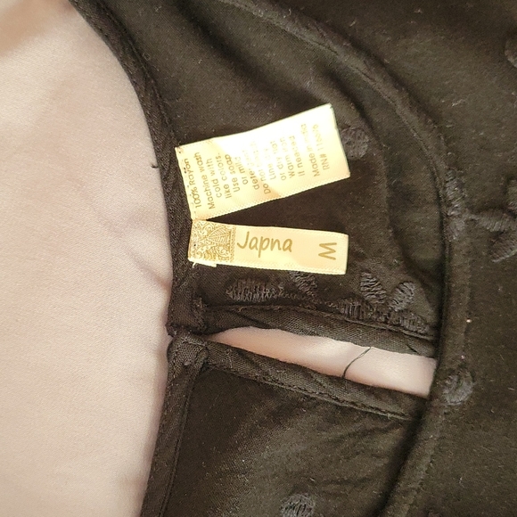 Japna Embroidery Crew Top - Picture 5 of 6